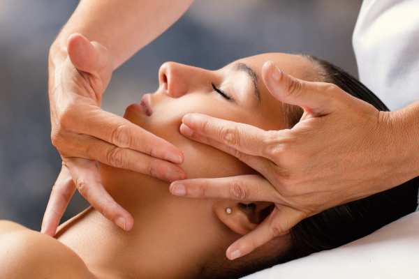 Các dịch vụ massage từ A tới Z khu vực Ô Chợ Dừa