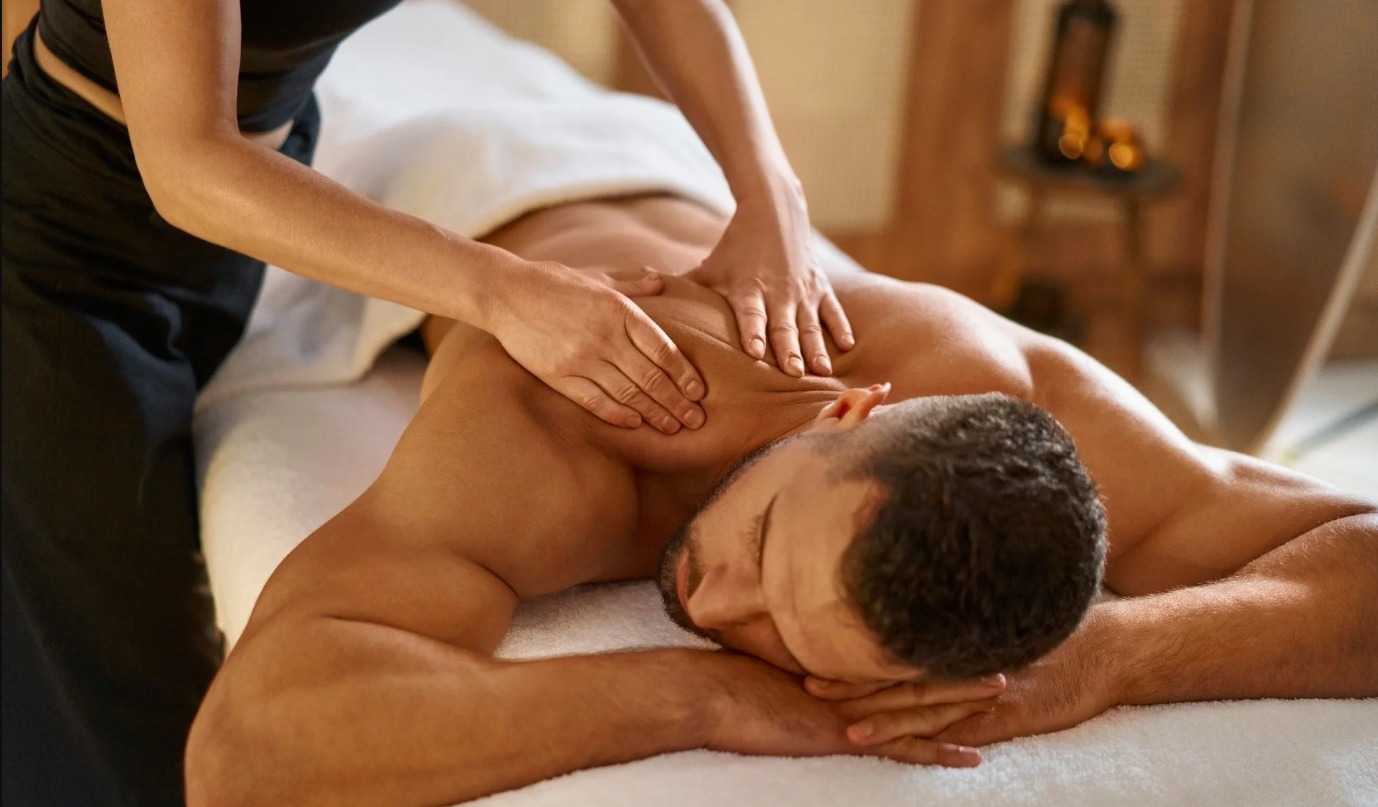 Không gian phòng ốc ẩm thấp và thiếu hệ thống lưu thông khí