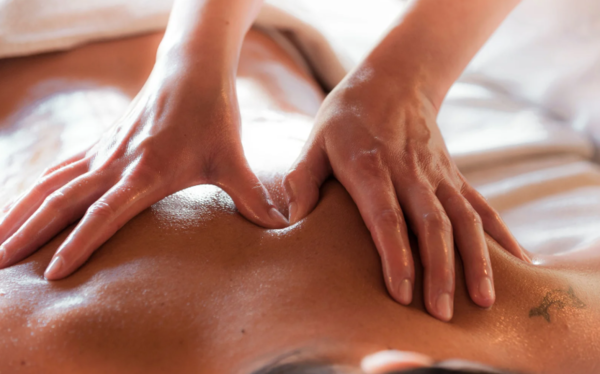 Massage trị liệu là phương pháp chăm sóc sức khỏe