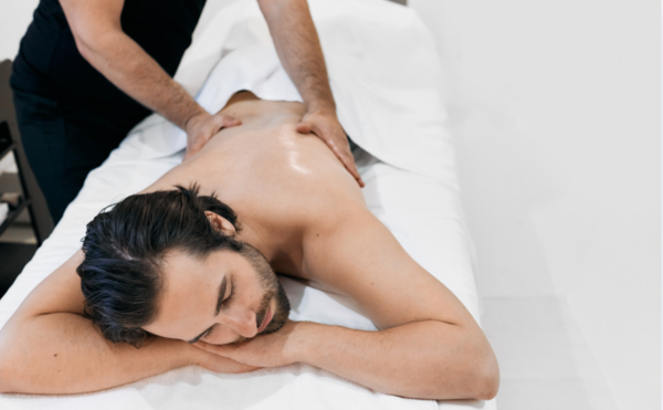 Quy trình massage bụng cho nam tại các cơ sở chuyên nghiệp