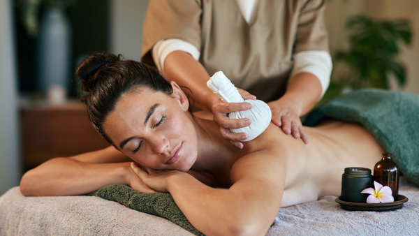 Massage thảo dược là gì?